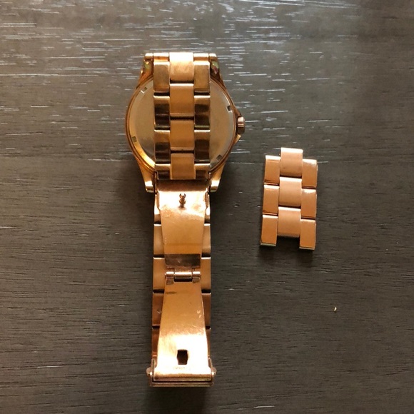 Classic MK watch 🔥🔥 - Picture 2 of 3